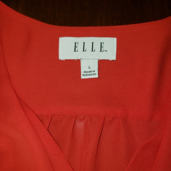 ❤Elle Red Blouse - Picture 2 of 7